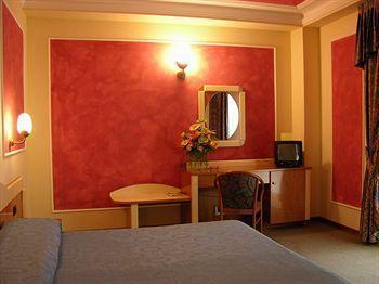 Papillon Hotel 3*
